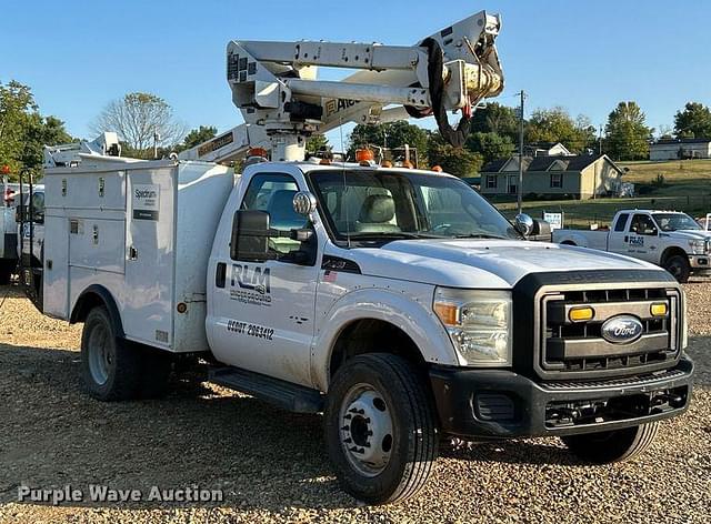 Image of Ford F-550 equipment image 2