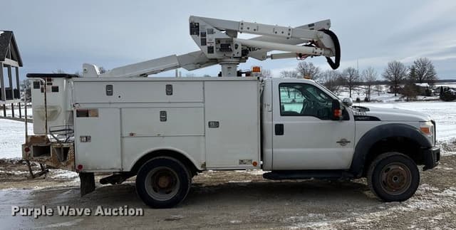 Image of Ford F-550 equipment image 3