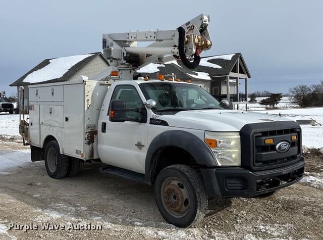 Image of Ford F-550 equipment image 2