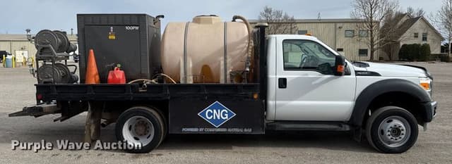 Image of Ford F-550 equipment image 3