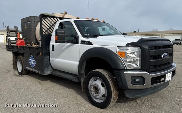 Image of Ford F-550 equipment image 2
