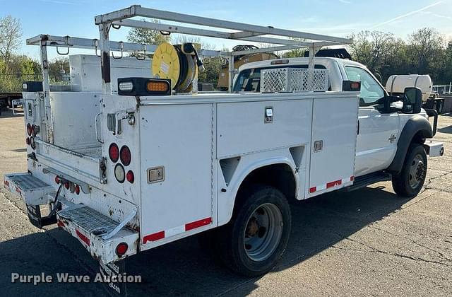 Image of Ford F-550 equipment image 4