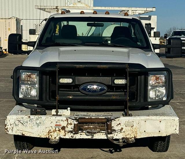 Image of Ford F-550 equipment image 1