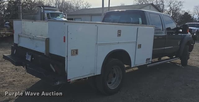 Image of Ford F-550 equipment image 4