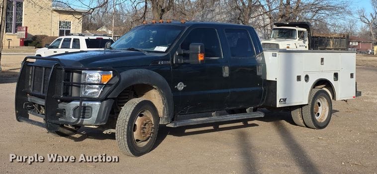 2011 Ford F-550 Equipment Image0