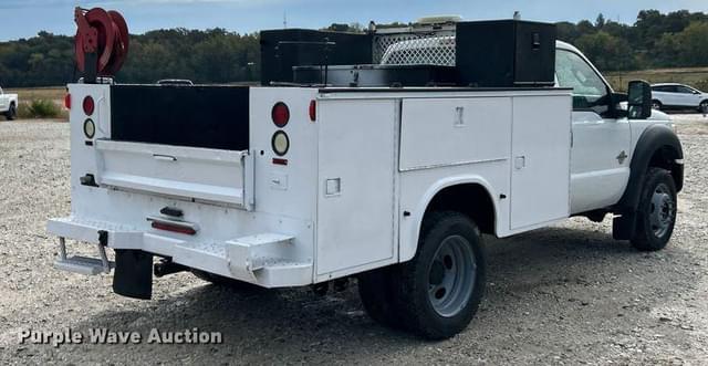 Image of Ford F-550 equipment image 4