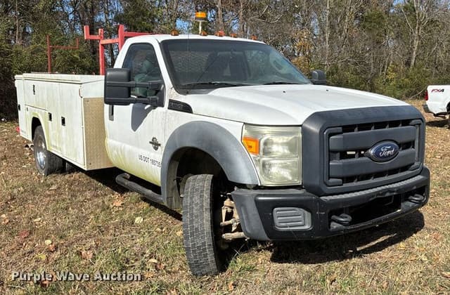 Image of Ford F-550 equipment image 2