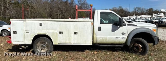 Image of Ford F-550 equipment image 3