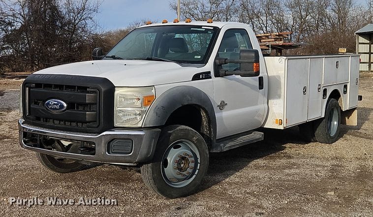 2011 Ford F-550 Equipment Image0