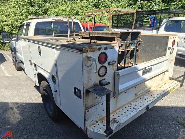 Image of Ford F-550 equipment image 1