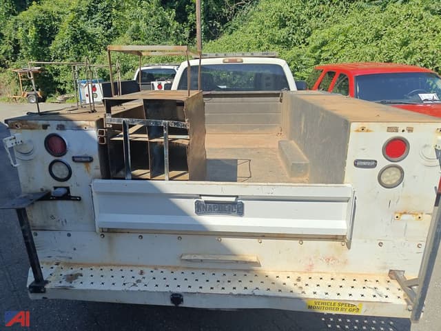 Image of Ford F-550 equipment image 3