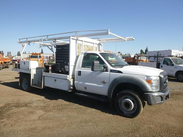 Image of Ford F-550 equipment image 1