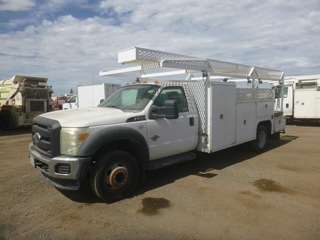 2011 Ford F-550 Equipment Image0