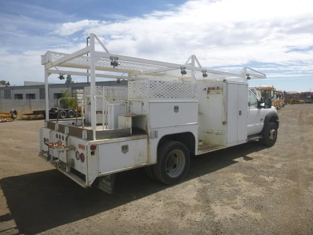 Image of Ford F-550 equipment image 2