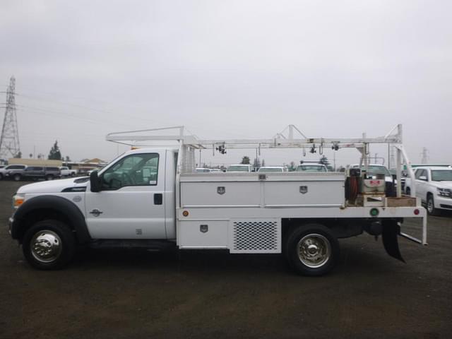 Image of Ford F-550 equipment image 4