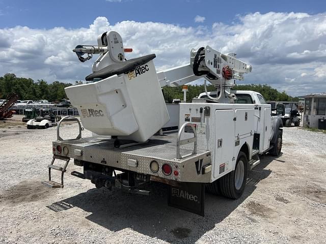 Image of Ford F-550 equipment image 2