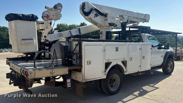 Image of Ford F-550 equipment image 4