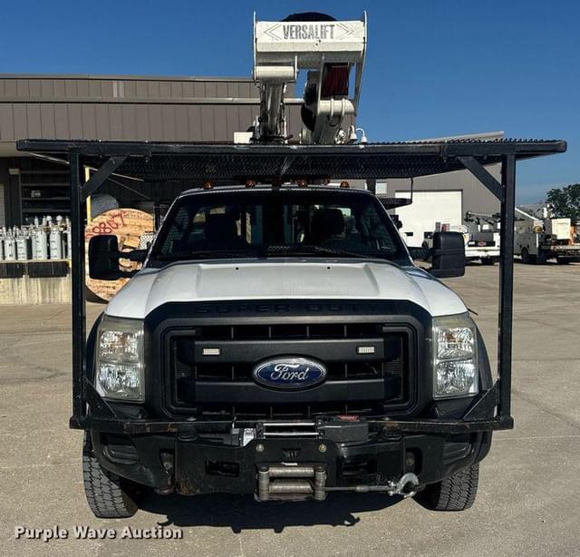 Image of Ford F-550 equipment image 1