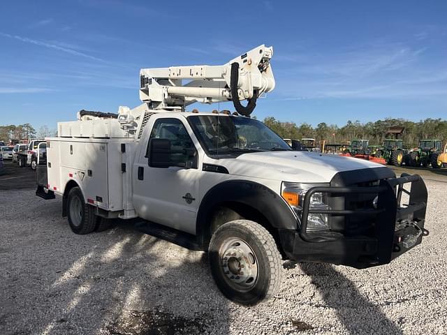 Image of Ford F-550 equipment image 4