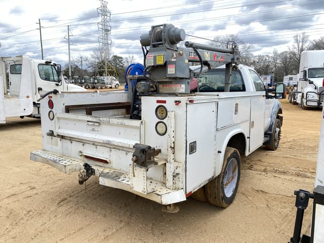 Image of Ford F-550 equipment image 2