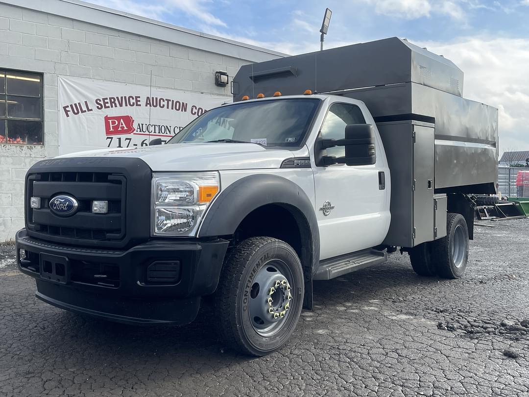 Image of Ford F-550 Primary image