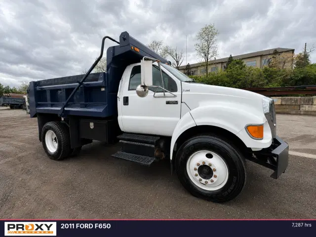 Image of Ford F-650 equipment image 3