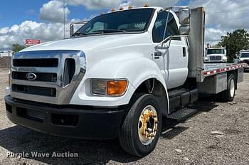2011 Ford F-650 Equipment Image0