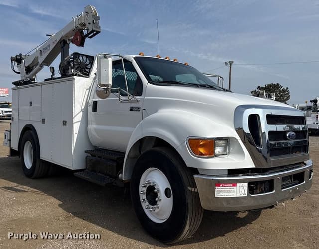 Image of Ford F-650 equipment image 2