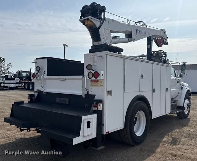Image of Ford F-650 equipment image 4