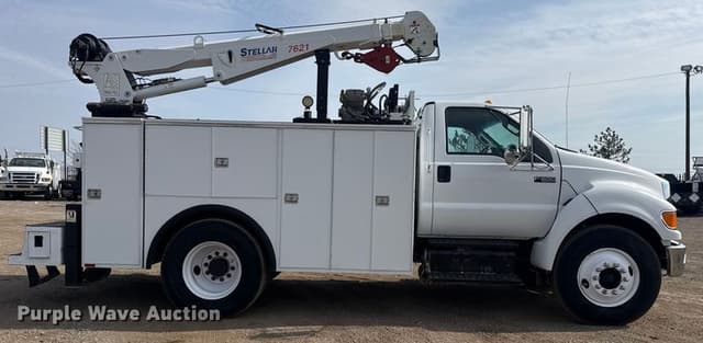 Image of Ford F-650 equipment image 3