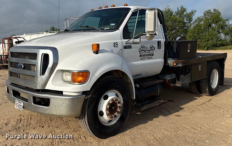 Image of Ford F-650 Primary image