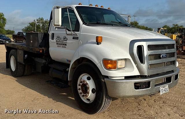 Image of Ford F-650 equipment image 2