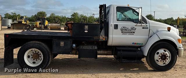 Image of Ford F-650 equipment image 3