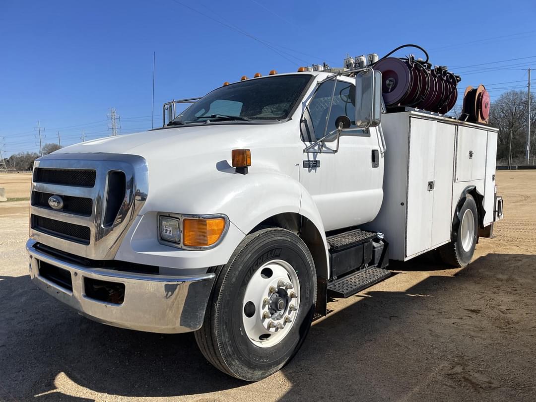 Image of Ford F-650 Primary image