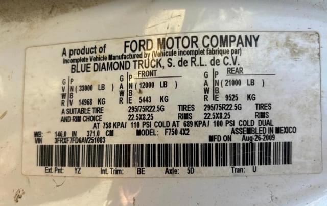 Image of Ford F-750 equipment image 2