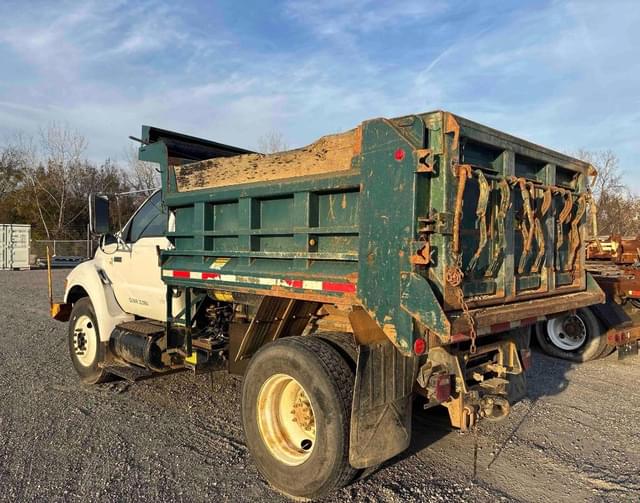 Image of Ford F-750 equipment image 1