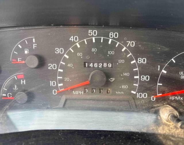 Image of Ford F-750 equipment image 3