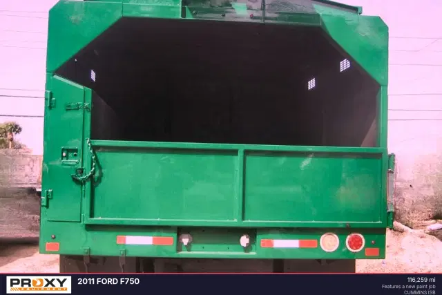 Image of Ford F-750 equipment image 2