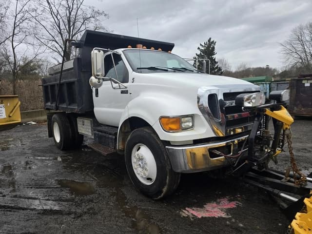 Image of Ford F-750 equipment image 3