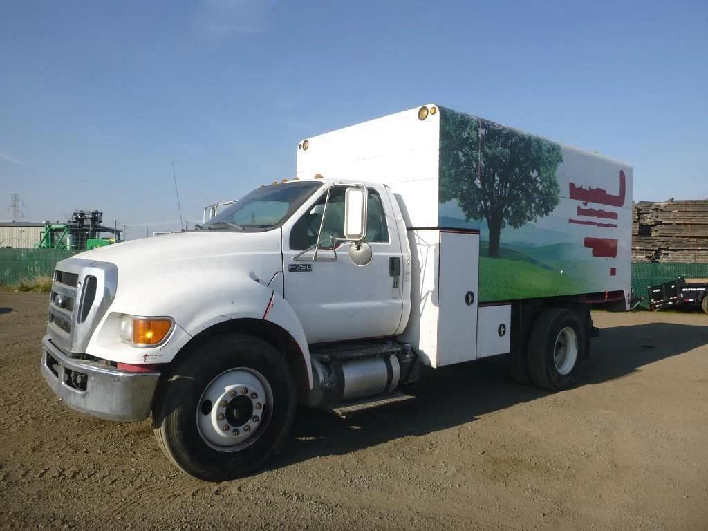 Image of Ford F-750 Primary image