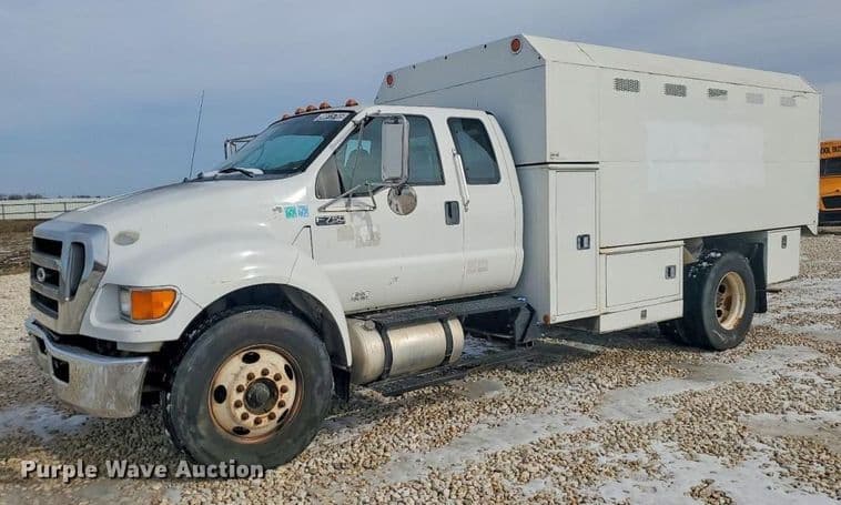 Image of Ford F-750 Primary image