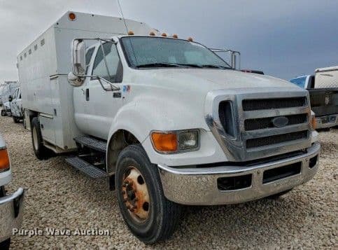 Image of Ford F-750 equipment image 2