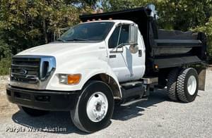 2011 Ford F-750 Image