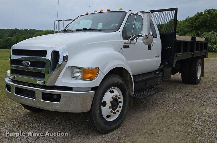 Image of Ford F-750 Primary image