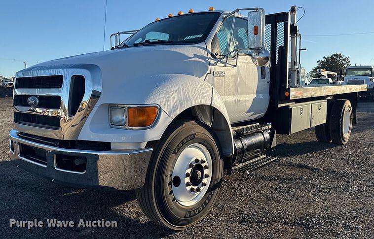 Image of Ford F-750 Primary image