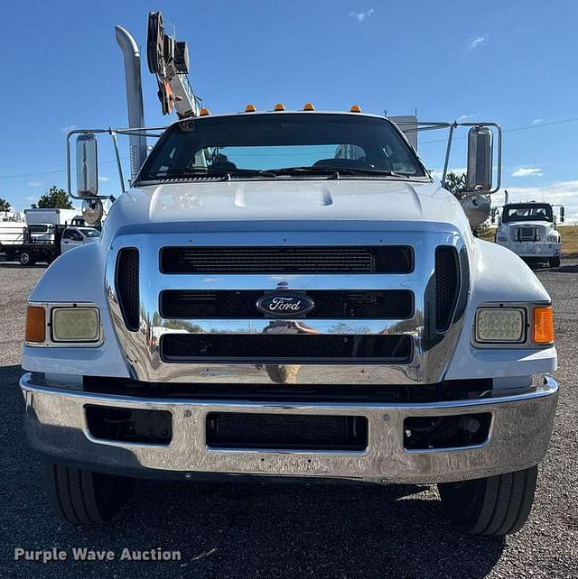 Image of Ford F-750 equipment image 1