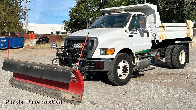 Image of Ford F-750 Primary image