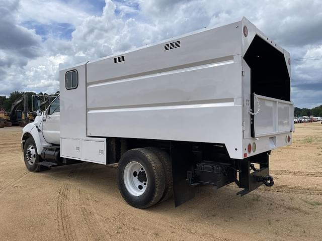 Image of Ford F-750 equipment image 1