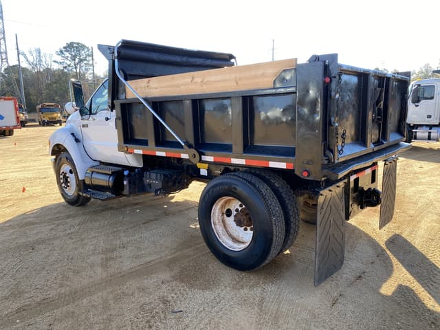 Image of Ford F-750 equipment image 1