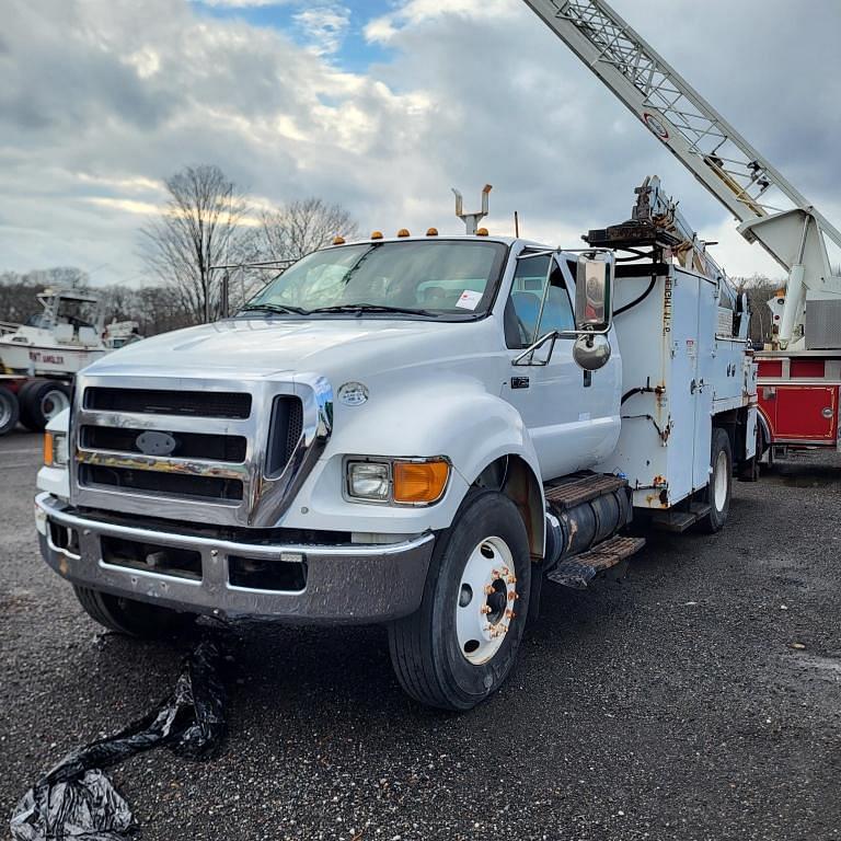 Image of Ford F-750 Primary image